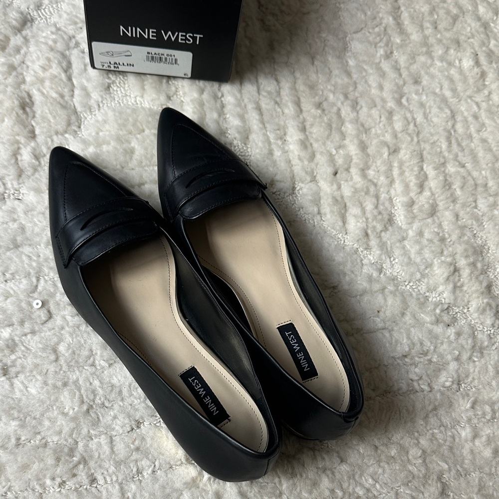 Nine West Women's Lallin Black Pointed-Toe Loafers 7.5